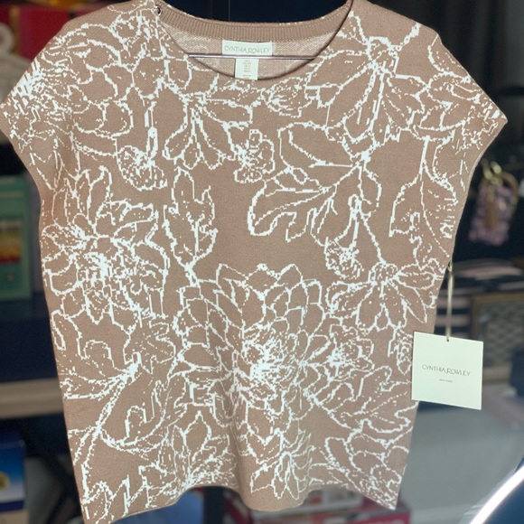 #108 - Cynthia Rowley New York Crewneck Floral Top. Brand New With Tag. - Picture 5 of 12